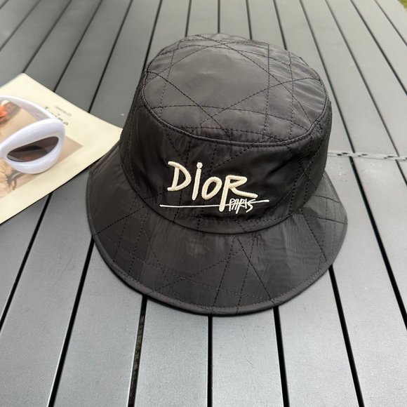 Dior fisherman hat